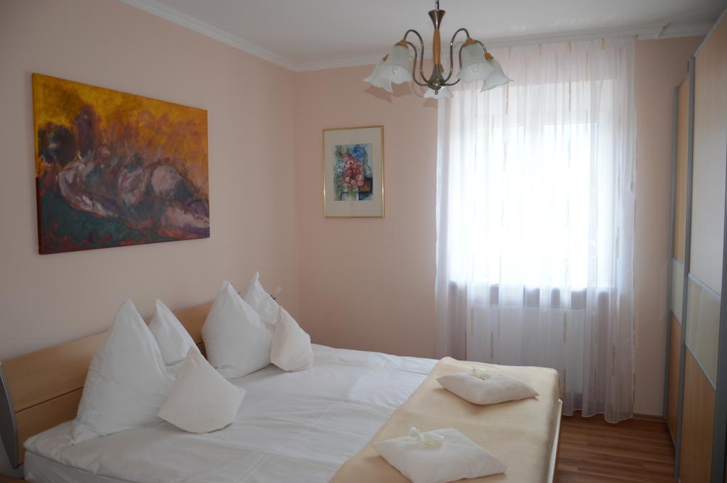 Haus Thon Daire Bodensdorf Oda fotoğraf